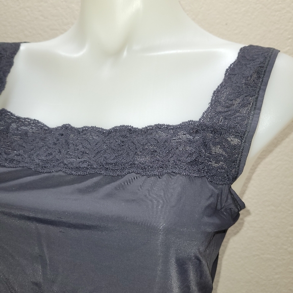 *8 Vanity Fair size 40/46 large camisole solid black stretch lace detail - Picture 5 of 6
